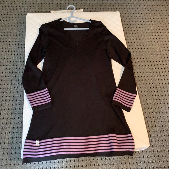 Top - Picture 2 of 3